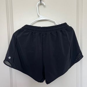 lululemon hotty hot shorts size 12